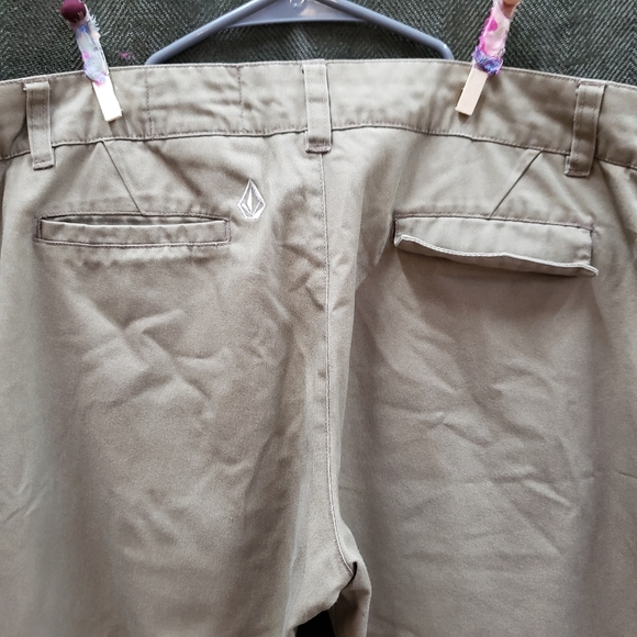 VOLCOM khaki pants - Picture 5 of 6
